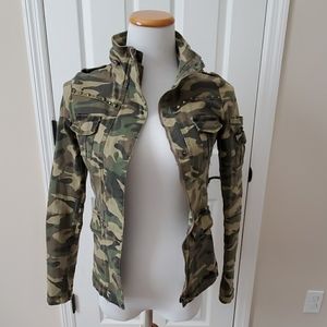 Camo zip up coat